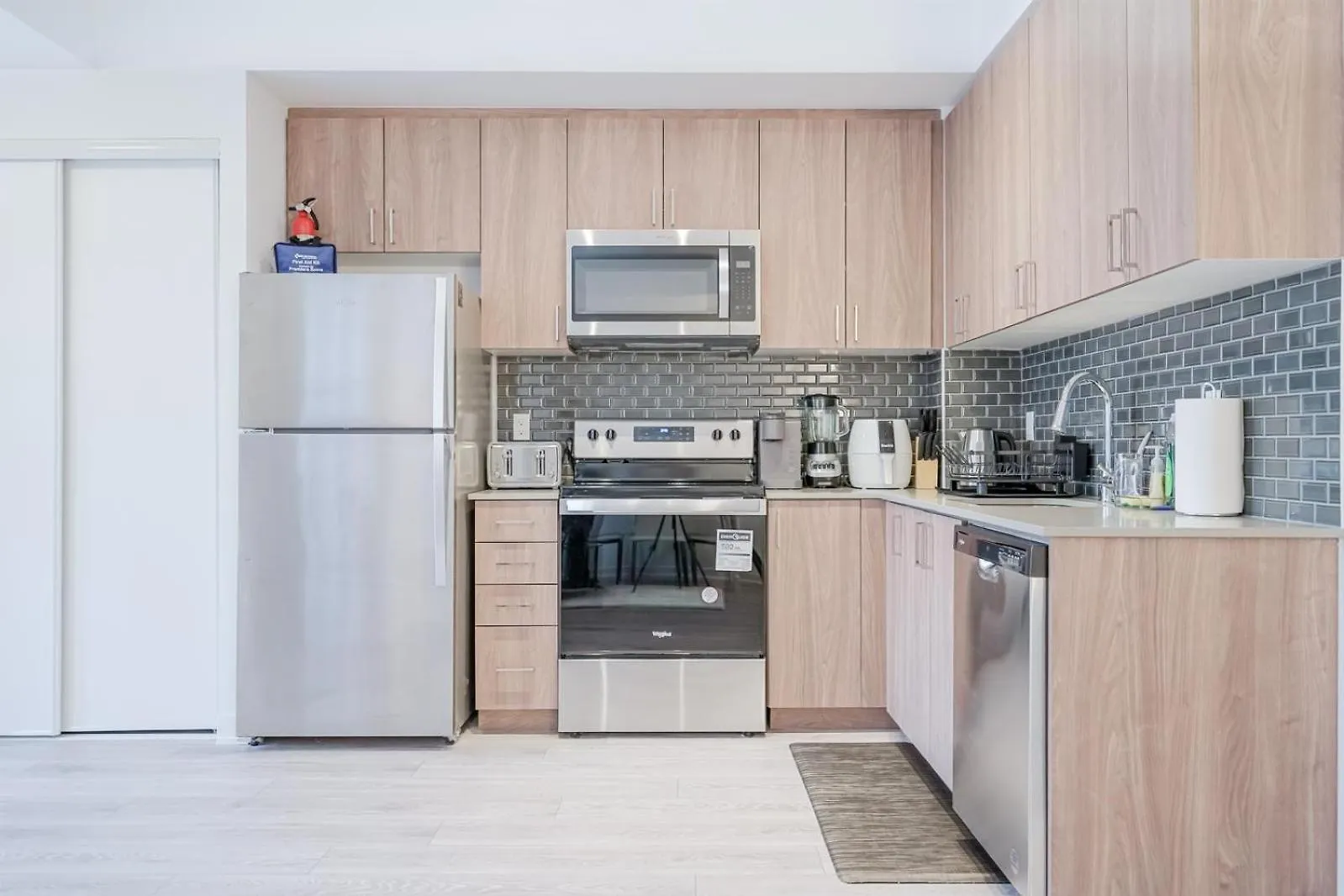 Ultra Luxurious 3 Bedroom 2 Bath 1 Parking Toronto Airport And Sq1 Mississauga Canada