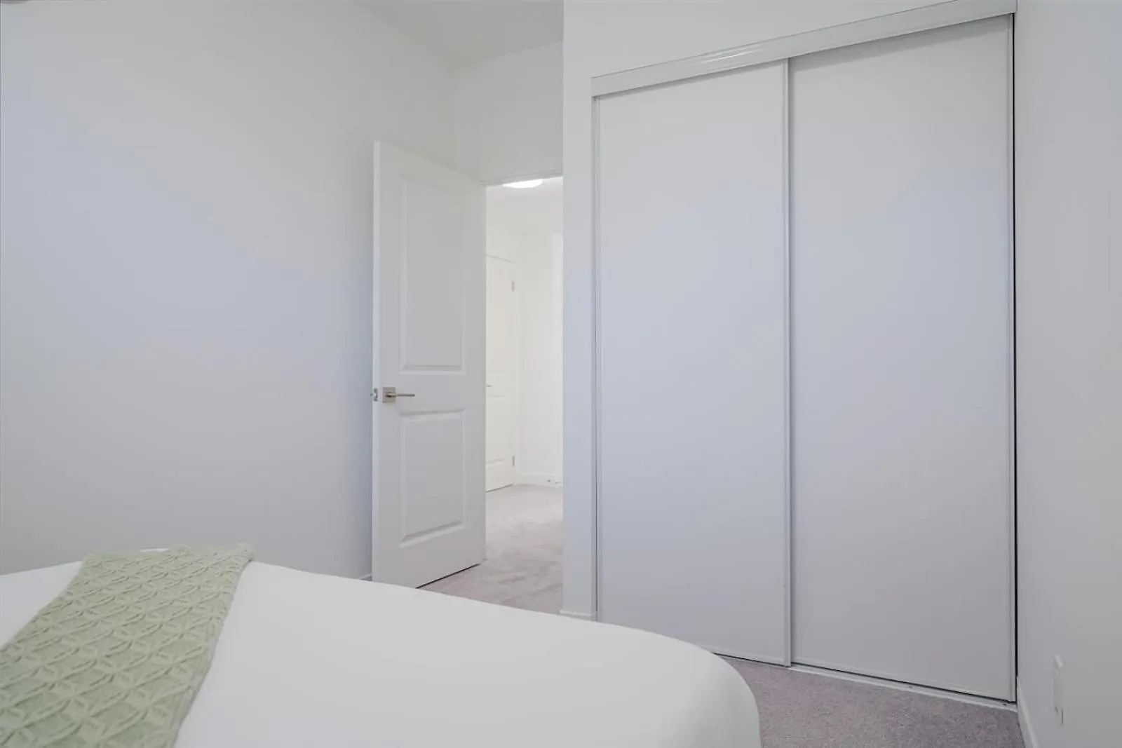 Ultra Luxurious 3 Bedroom 2 Bath 1 Parking Toronto Airport And Sq1 Mississauga Canada