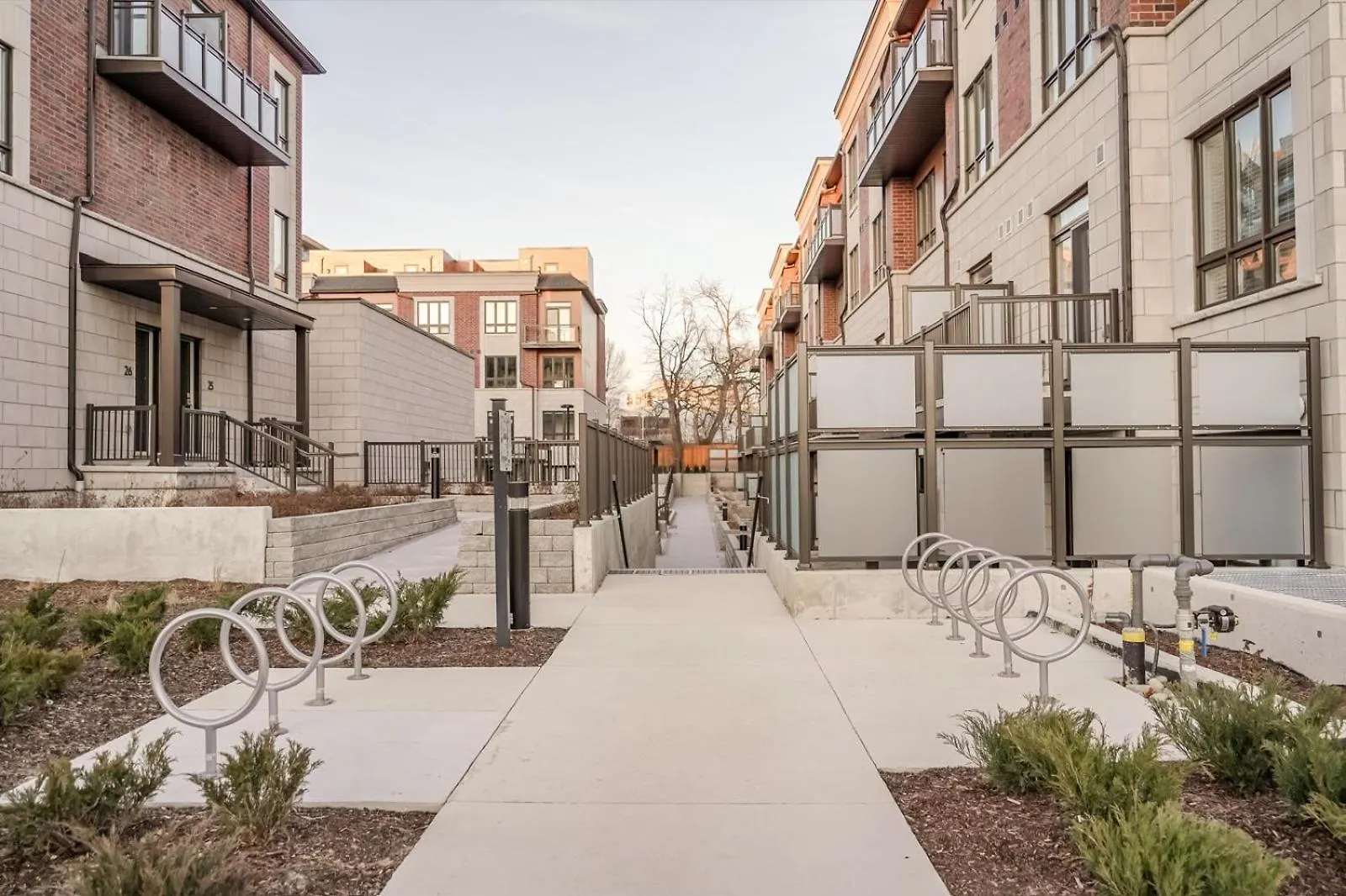 Ultra Luxurious 3 Bedroom 2 Bath 1 Parking Toronto Airport And Sq1 Mississauga